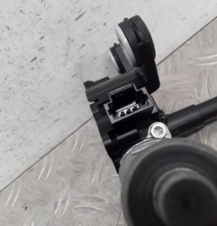 Moteur essuie glace arriere RENAULT TWINGO 3 Photo n°3