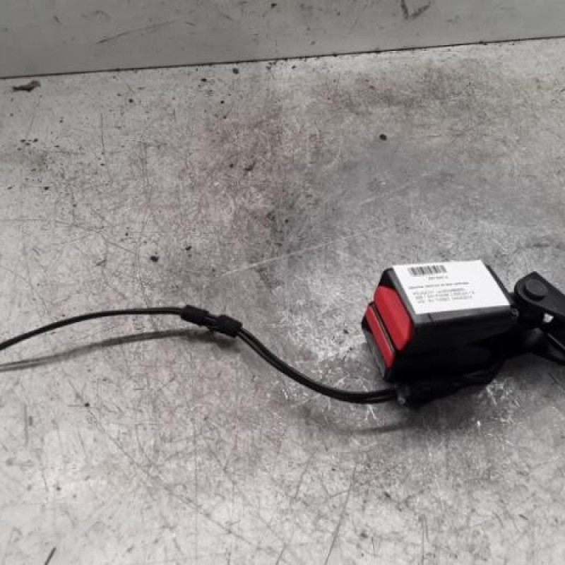 Attache ceinture arriere centrale PEUGEOT 508 1 SW