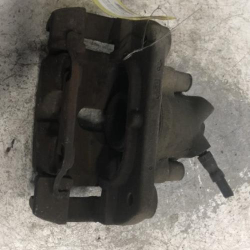 Etrier avant gauche (freinage) BMW X3 E83 Etrier avant gauche (freinage) BMW X3 E83