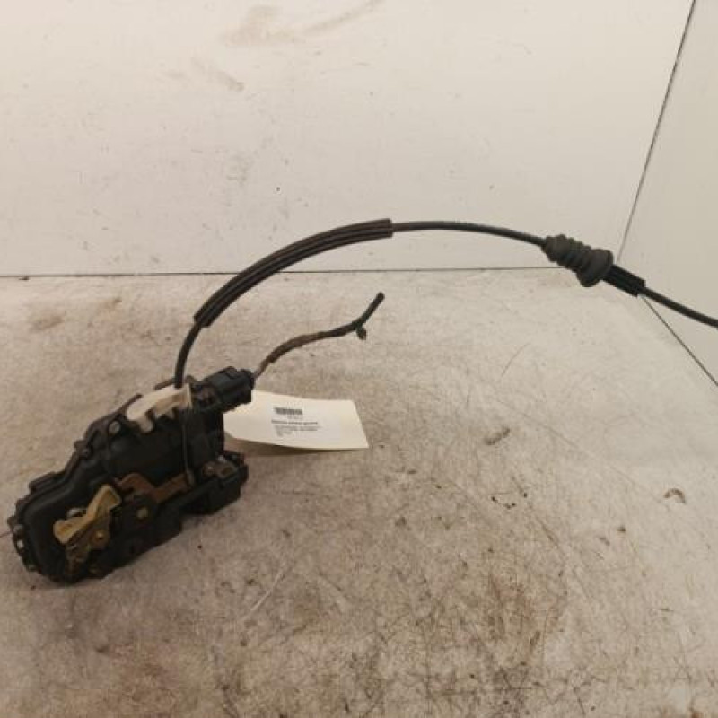 Serrure arriere gauche VOLKSWAGEN GOLF 4 Serrure arriere gauche VOLKSWAGEN GOLF 4