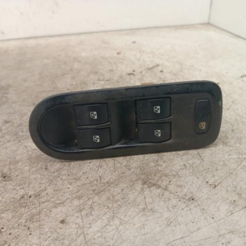 Interrupteur de leve vitre avant gauche RENAULT SCENIC 2