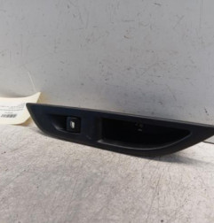 Interrupteur de leve vitre arriere droit PEUGEOT 208 2