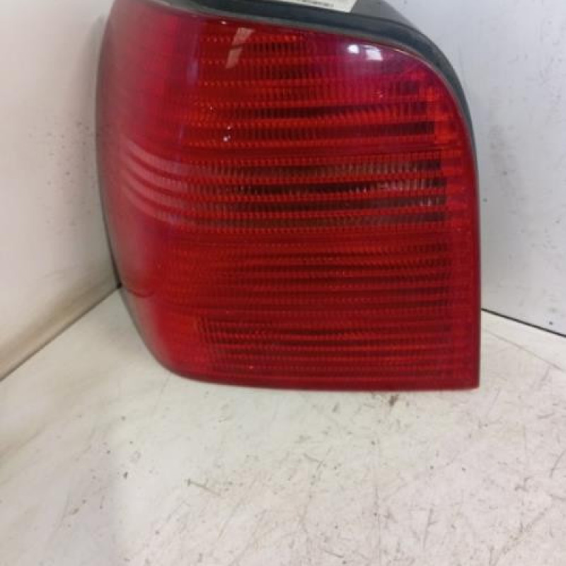 Feu arriere principal gauche (feux) VOLKSWAGEN POLO 3 Feu arriere principal gauche (feux) VOLKSWAGEN POLO 3