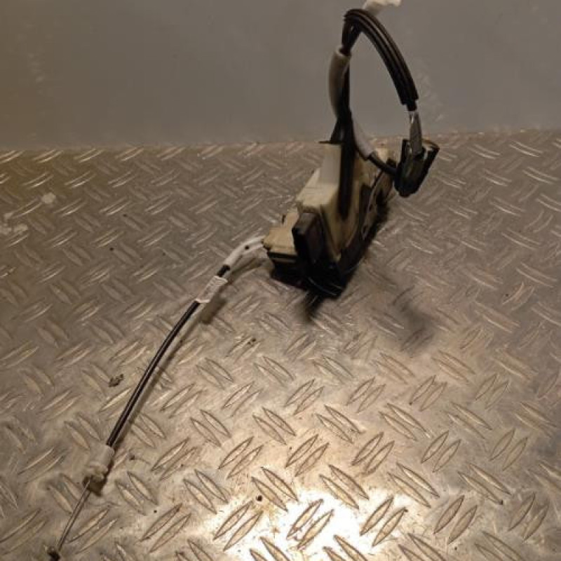 Serrure arriere droit PEUGEOT 208 1 Serrure arriere droit PEUGEOT 208 1