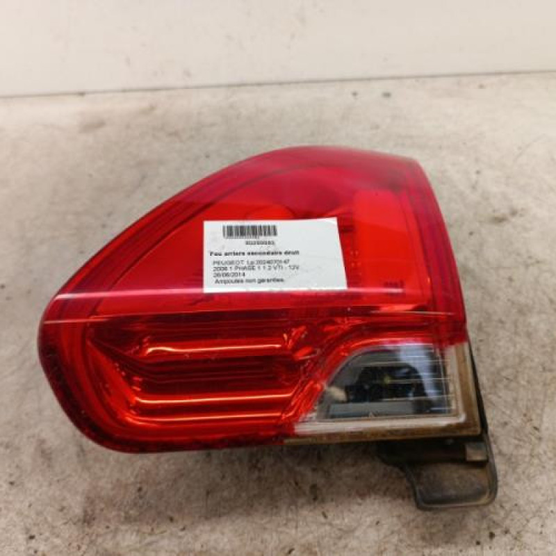 Feu arriere secondaire droit (feux) PEUGEOT 2008 1