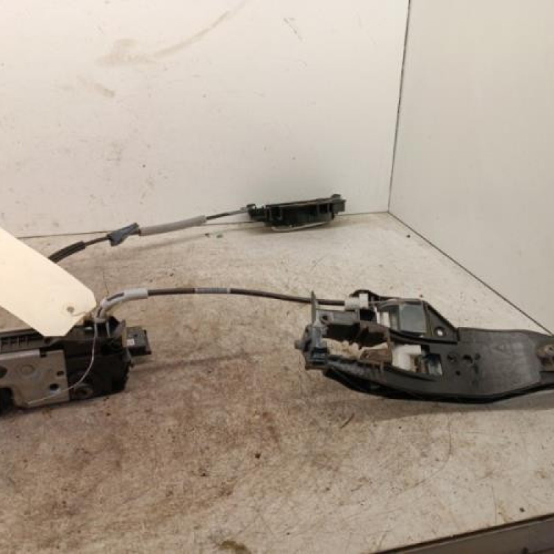 Serrure arriere droit PEUGEOT 2008 1 Serrure arriere droit PEUGEOT 2008 1