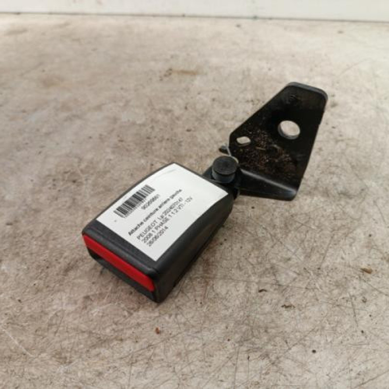Attache ceinture arriere gauche PEUGEOT 2008 1