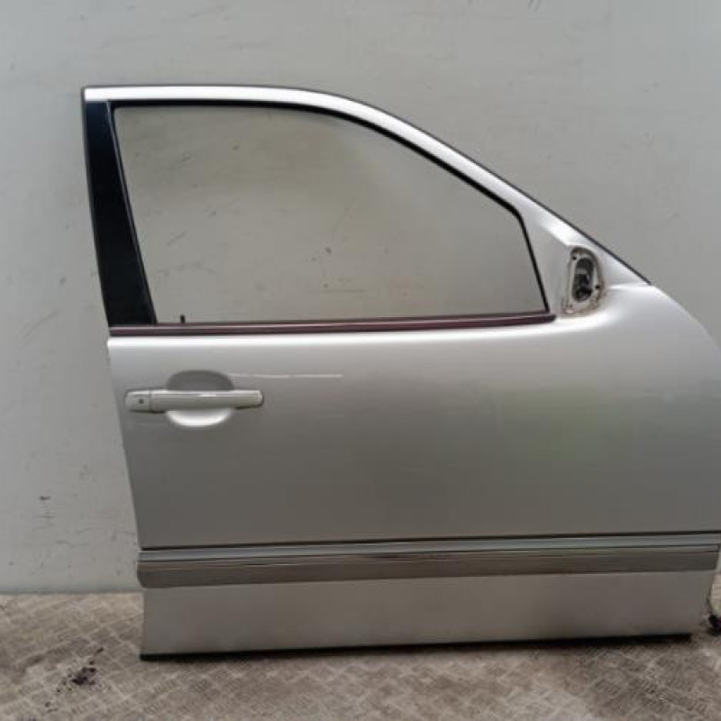 Porte avant droit MERCEDES CLASSE E 210