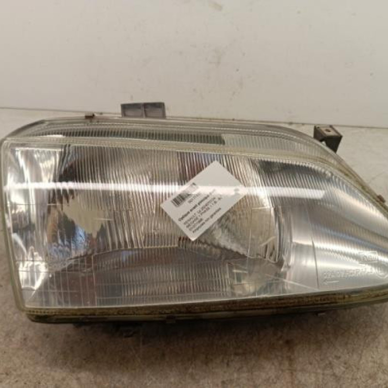Optique avant principal droit (feux)(phare) RENAULT MEGANE 1