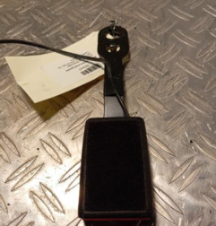 Attache ceinture avant gauche PEUGEOT 208 1