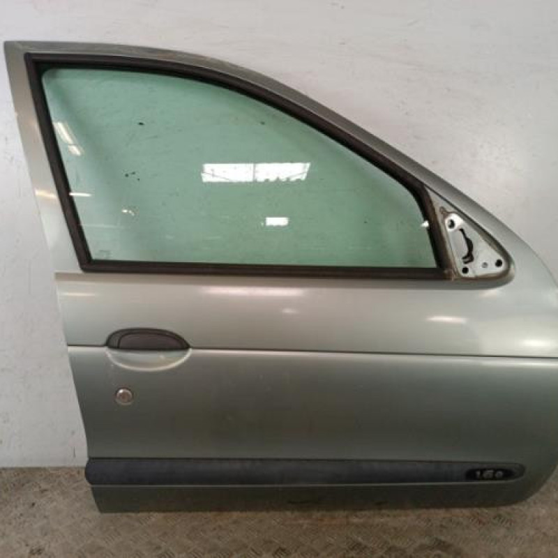 Porte avant droit RENAULT MEGANE 1