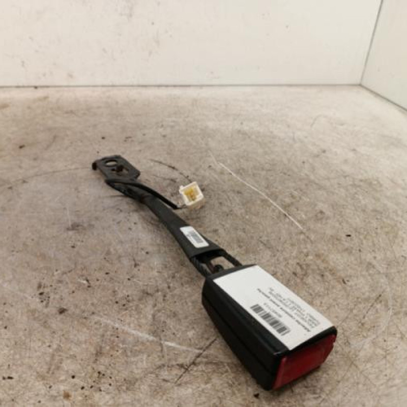 Attache ceinture avant gauche PEUGEOT 5008 1
