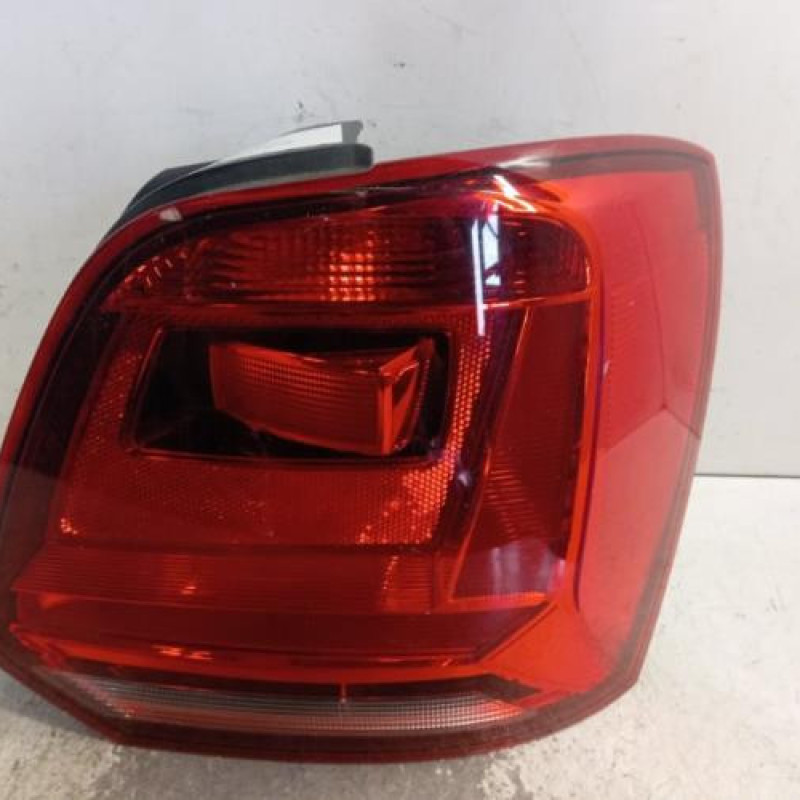 Feu arriere principal droit (feux) VOLKSWAGEN POLO 5 Feu arriere principal droit (feux) VOLKSWAGEN POLO 5