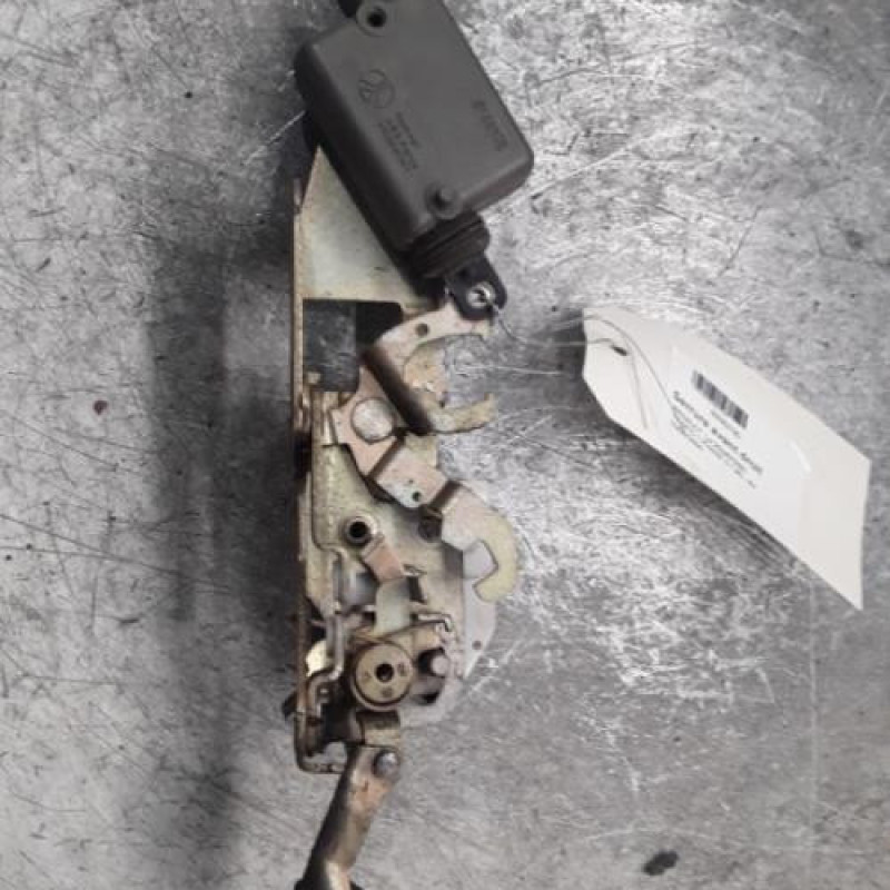 Serrure avant droit RENAULT TRAFIC 1 Serrure avant droit RENAULT TRAFIC 1