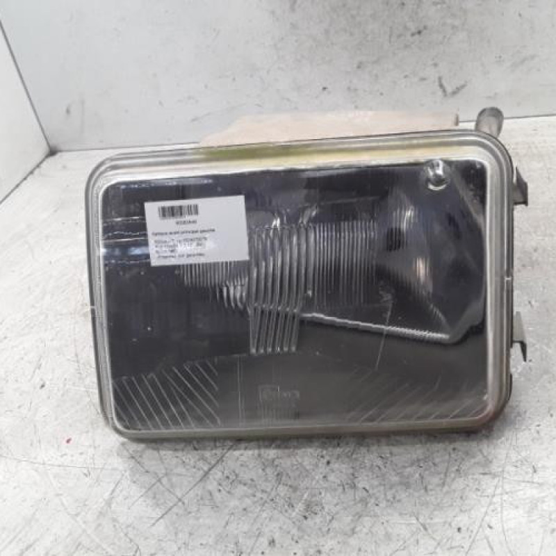 Optique avant principal gauche (feux)(phare) RENAULT R18