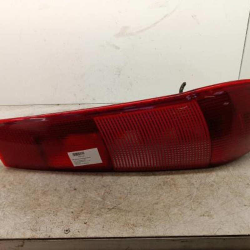 Feu arriere principal droit (feux) FIAT PUNTO 1 Feu arriere principal droit (feux) FIAT PUNTO 1