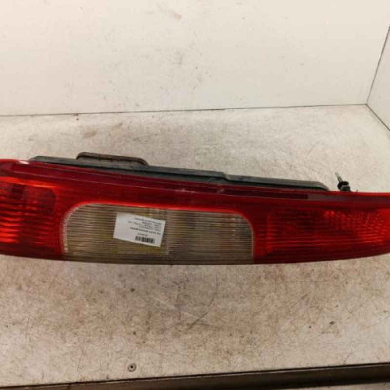 Feu arriere principal gauche (feux) FORD C-MAX 1 Feu arriere principal gauche (feux) FORD C-MAX 1