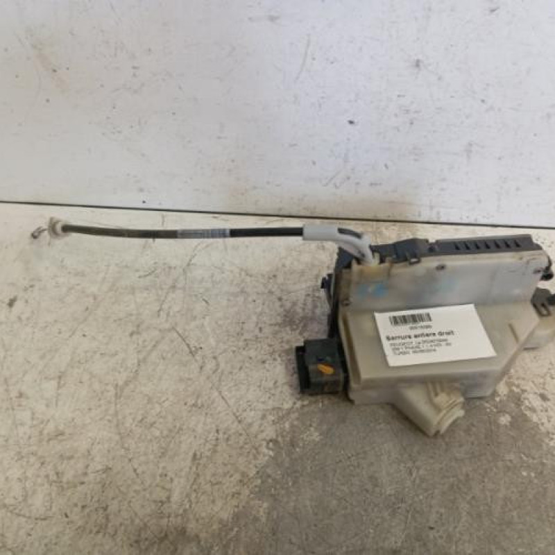 Serrure arriere droit PEUGEOT 208 1 Serrure arriere droit PEUGEOT 208 1