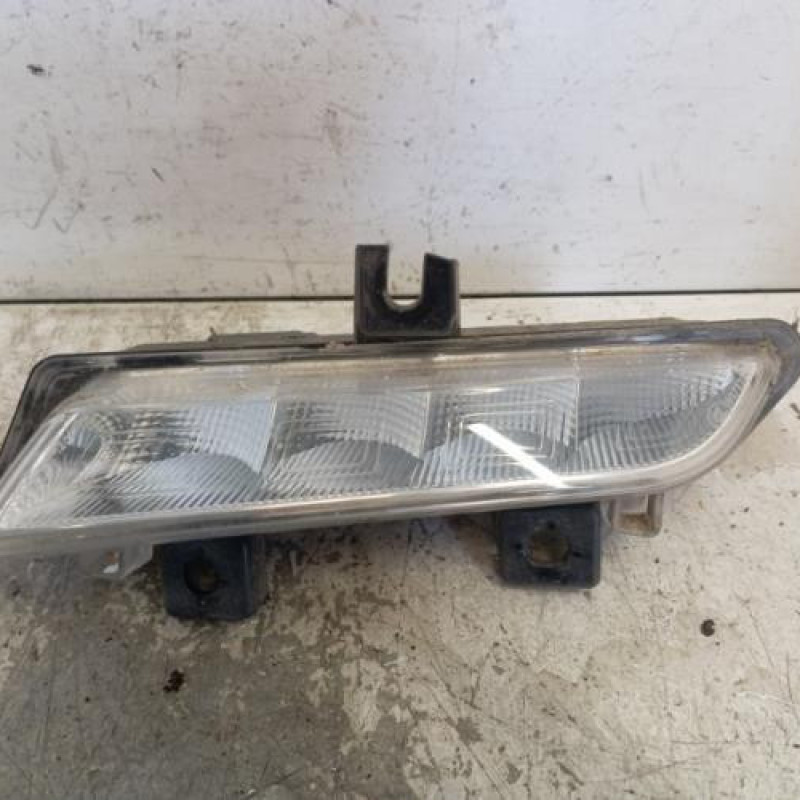 Feu diurne avant gauche RENAULT CLIO 4 Feu diurne avant gauche RENAULT CLIO 4