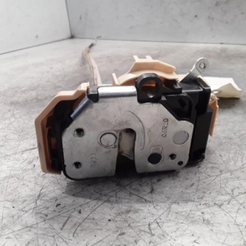 Serrure avant droit FIAT PANDA 3 Serrure avant droit FIAT PANDA 3