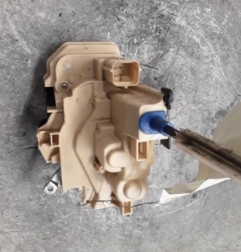 Serrure avant droit FIAT PANDA 3