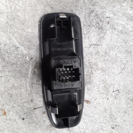 Interrupteur de leve vitre avant gauche PEUGEOT 208 1