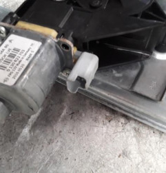 Leve vitre electrique avant gauche PEUGEOT 208 1 Photo n°3
