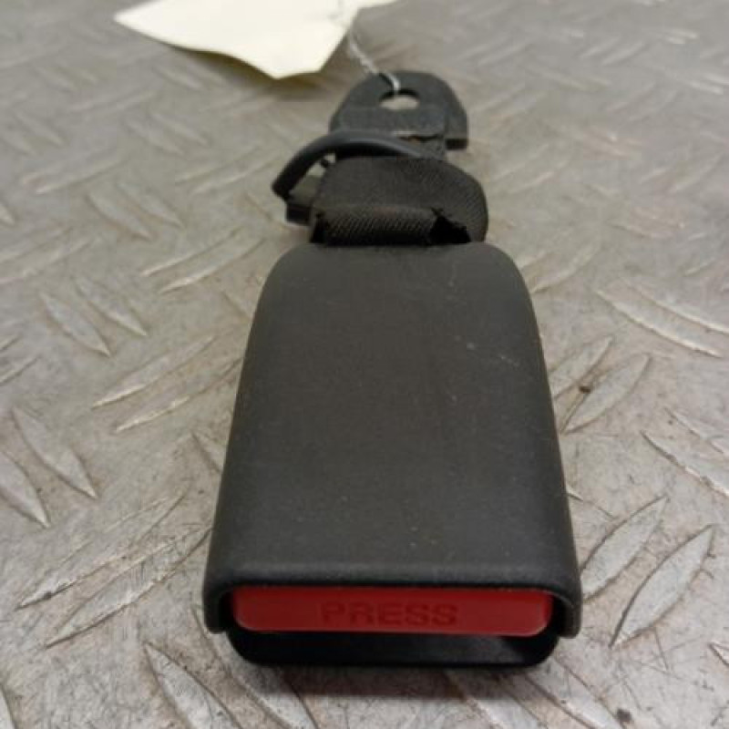 Attache ceinture arriere gauche PEUGEOT 108
