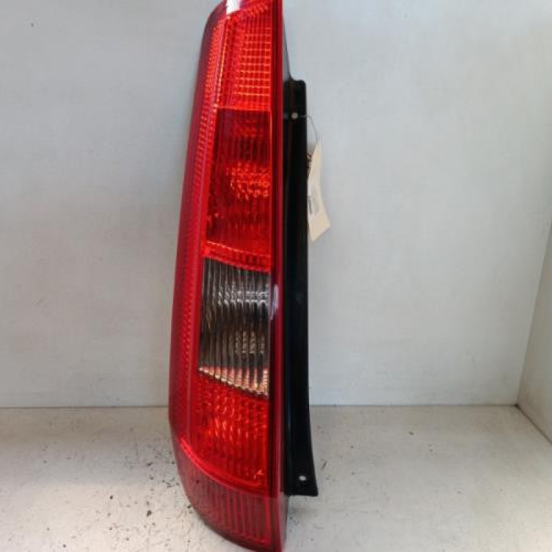 Feu arriere principal gauche (feux) FORD FIESTA 5 Feu arriere principal gauche (feux) FORD FIESTA 5
