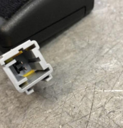 Attache ceinture avant droit PEUGEOT 208 1 Photo n°3