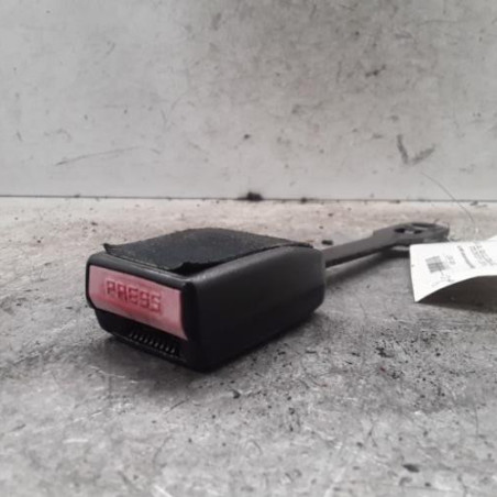 Attache ceinture arriere gauche PEUGEOT 307