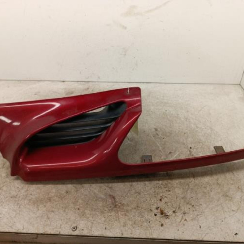 Calandre gauche RENAULT MEGANE 1 Calandre gauche RENAULT MEGANE 1