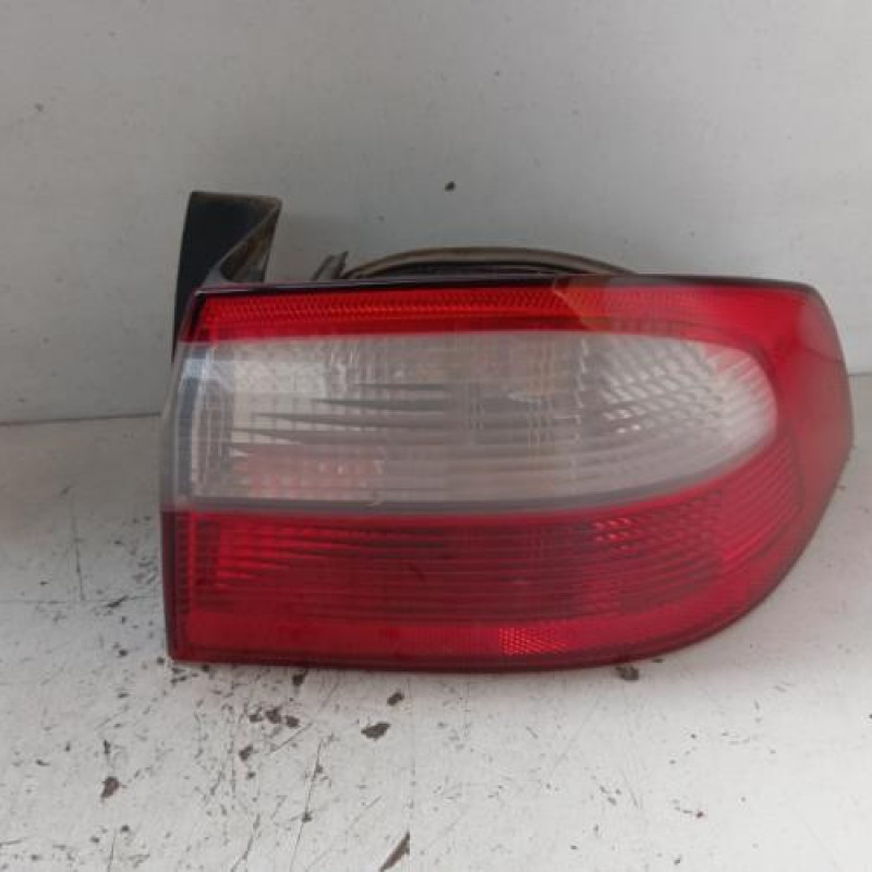 Feu arriere principal droit (feux) RENAULT LAGUNA 2 Feu arriere principal droit (feux) RENAULT LAGUNA 2