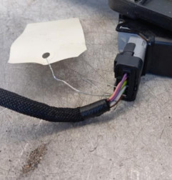 Leve vitre electrique avant gauche PEUGEOT 208 2 Photo n°5