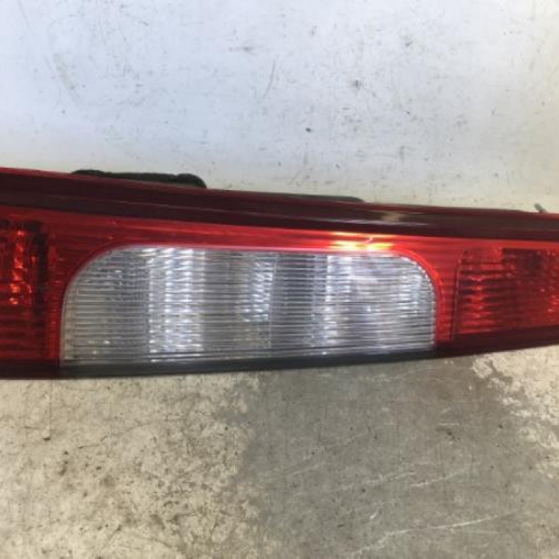 Feu arriere principal gauche (feux) FORD C-MAX 1 Feu arriere principal gauche (feux) FORD C-MAX 1