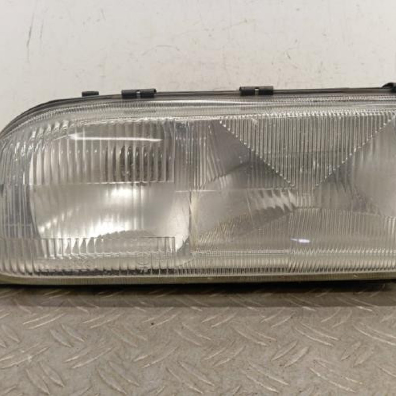 Optique avant principal gauche (feux)(phare) VOLVO 850