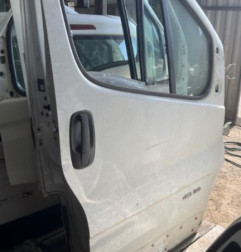 Porte avant droit RENAULT TRAFIC 2 Photo n°1