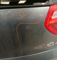 Malle/Hayon arriere CITROEN C4 PICASSO 1