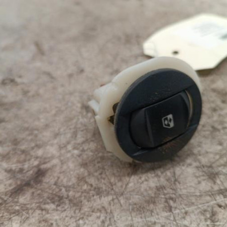 Interrupteur de leve vitre avant droit RENAULT CLIO 3 Photo n°1
