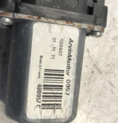 Leve vitre electrique avant gauche RENAULT TWINGO 2 Photo n°4