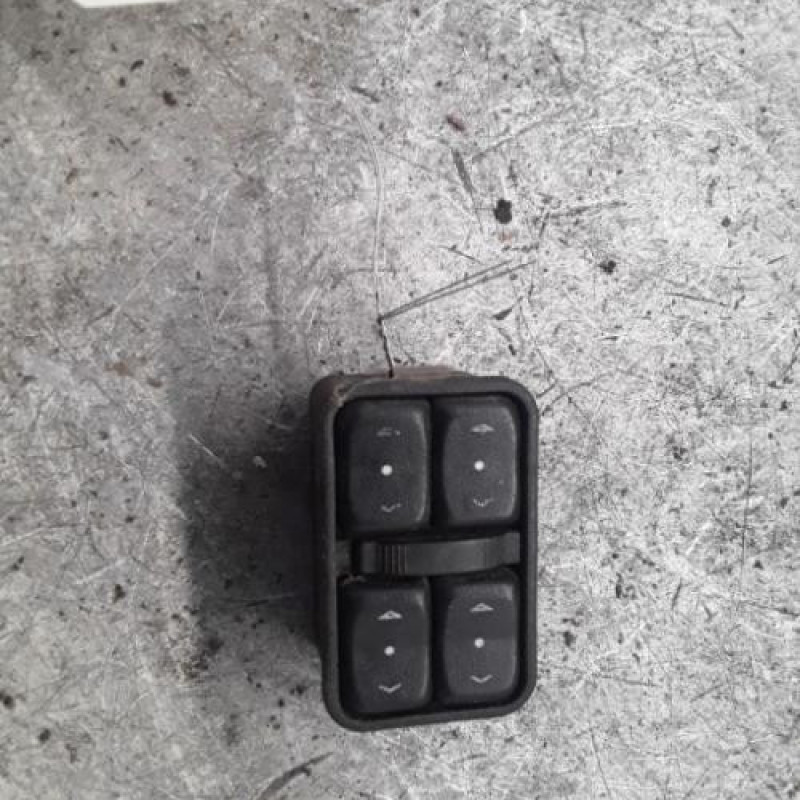 Interrupteur de leve vitre avant gauche OPEL ZAFIRA A