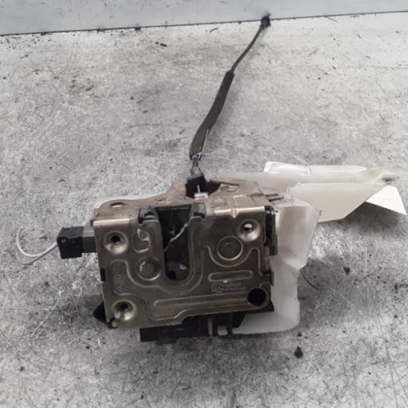 Serrure avant droit RENAULT CLIO 2 Serrure avant droit RENAULT CLIO 2
