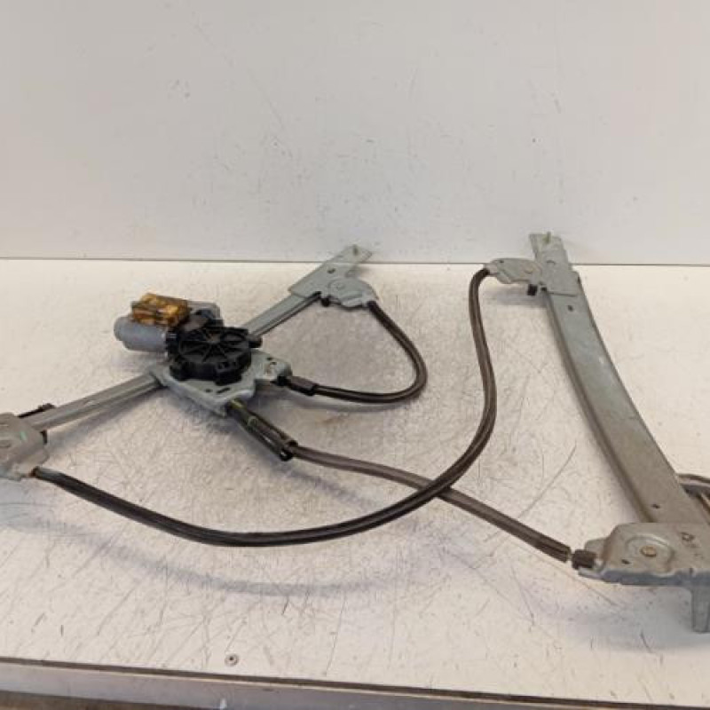 Leve vitre electrique avant droit OPEL TIGRA 2