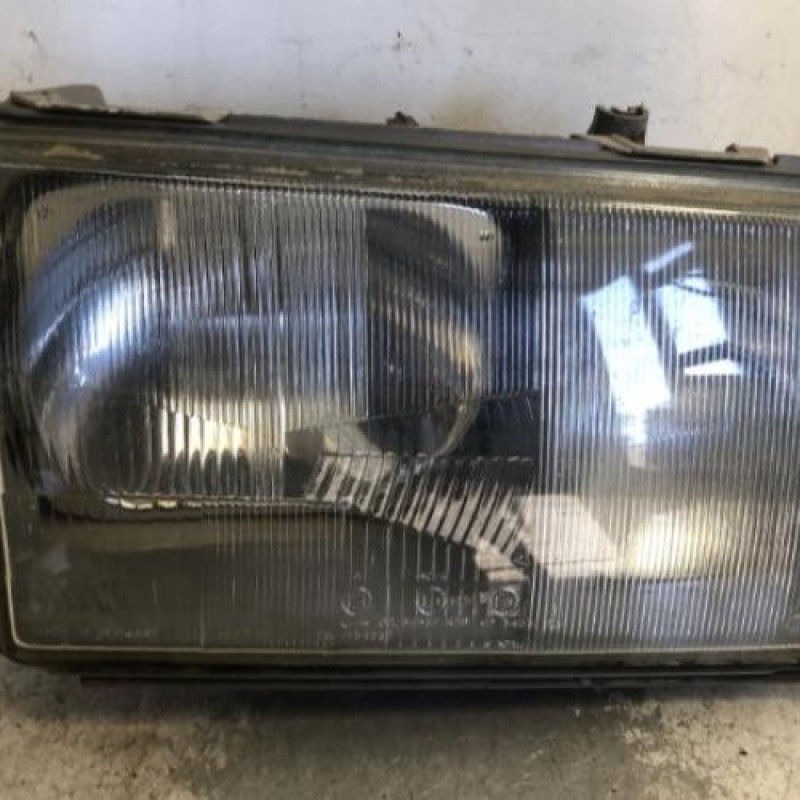 Optique avant principal droit (feux)(phare) MERCEDES 240 W124