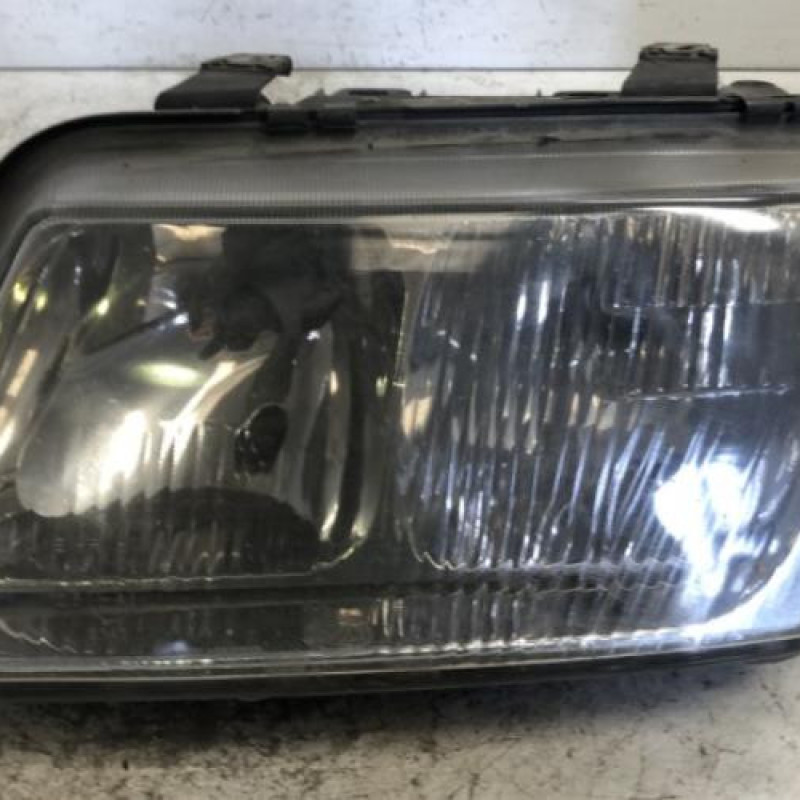 Optique avant principal gauche (feux)(phare) AUDI A3 1