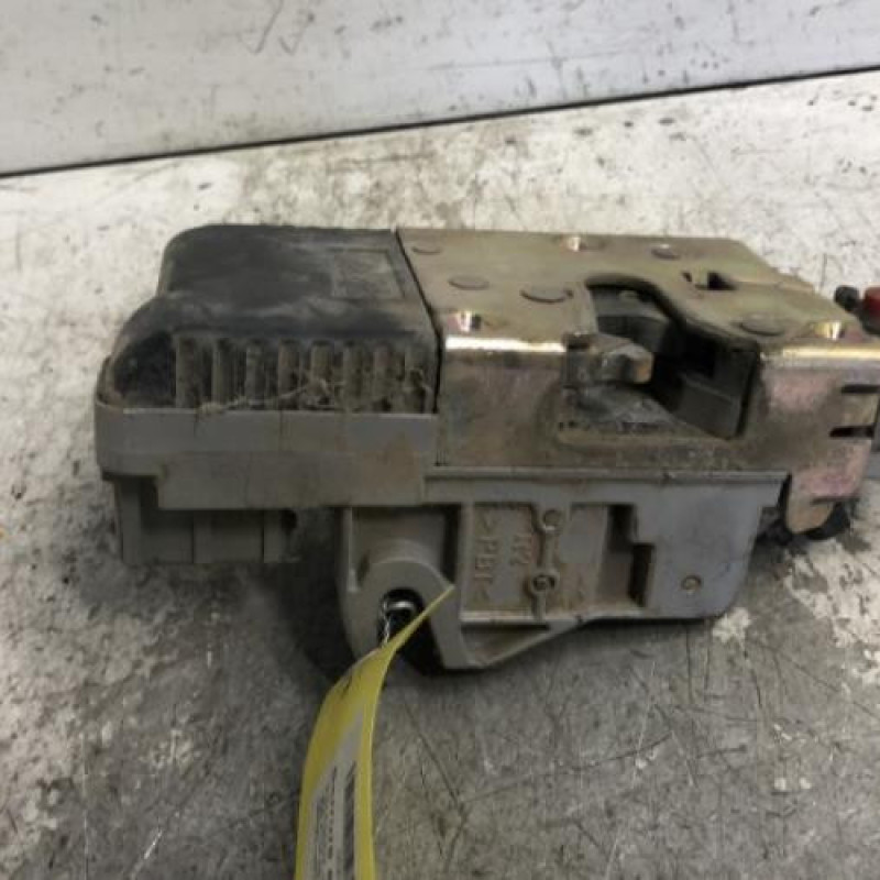 Serrure arriere droit PEUGEOT 306 Serrure arriere droit PEUGEOT 306