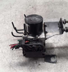 Bloc ABS (freins anti-blocage) VOLKSWAGEN FOX Photo n°1