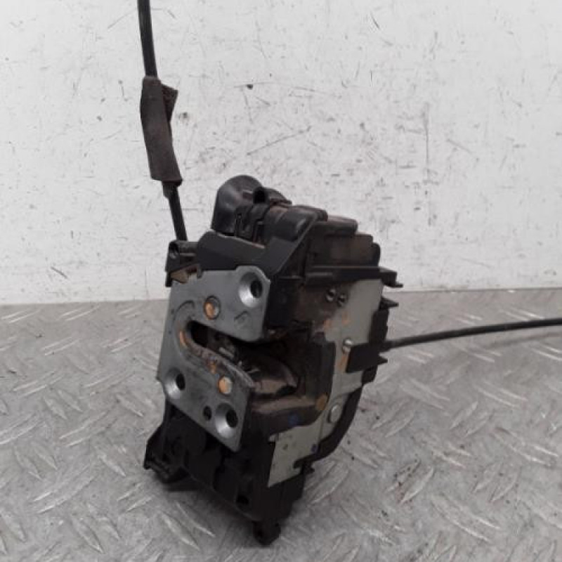 Serrure avant gauche RENAULT CLIO 3 Serrure avant gauche RENAULT CLIO 3
