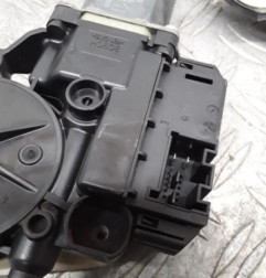 Leve vitre electrique avant gauche VOLKSWAGEN POLO 5 Photo n°3