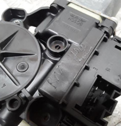 Leve vitre electrique avant gauche VOLKSWAGEN POLO 5 Photo n°4